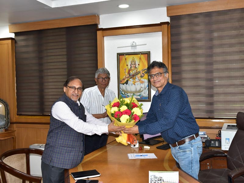 बीएसआईपी के निदेशक प्रो. महेश जी. ठक्कर ने डब्ल्यूआईएचजी, देहरादून के निदेशक का अतिरिक्त कार्यभार संभाला है।